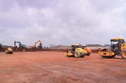 Tất bật thi c&ocirc;ng dự &aacute;n s&acirc;n bay Long Th&agrave;nh