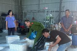 Bắt 2 đối tượng chở thuốc lá lậu, tông bị thương trung tá công an