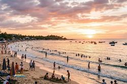 Bảo vệ da mùa Hè: Tránh ngay 5 thói quen gây lão hóa sớm