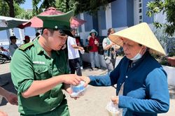 Góp sức lan tỏa yêu thương nơi biên giới biển Thanh Khê
