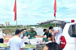 Mở 'luồng xanh' hỗ trợ xe cứu thương đưa công dân Trung Quốc về nước điều trị