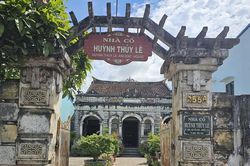Nghịch lý những 'báu vật' trăm năm