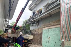 Vụ xịt nước vào thợ xây ở Hà Nội: Tháo dỡ phần ban công lấn chiếm