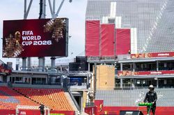 Mặt cỏ sân vận động World Cup 2026 đặc biệt như thế nào?