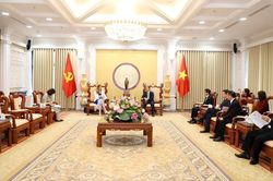 Tòa án nhân dân tối cao và UNICEF tăng cường bảo vệ quyền trẻ em