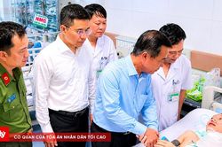 Trung tá công an bị đối tượng ngáo đá đâm trọng thương
