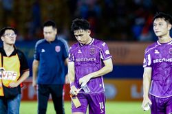 Có một ngày V-League chia nửa buồn, vui