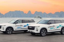 Loạt SUV cỡ C giảm giá 'sốc' trong tháng 6, nhiều mẫu rẻ hơn cả xe cỡ B