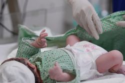 Đề xuất nhiều quy định mới về việc nhận con nuôi