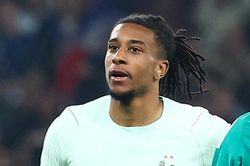 Michael Olise rực sáng với hat-trick, tuyển Pháp thắng to