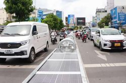 Cận cảnh dải phân cách điều khiển từ xa ở TPHCM, giảm ùn tắc giờ cao điểm