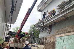 Cưỡng chế thi hành án tại nơi xảy ra vụ xịt nước vào thợ làm việc trên cao ở Hà Nội