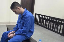 Gã đàn ông ở Hà Nội đâm chết bạn nhậu trên đường đến quán bia