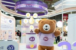 Khách hàng trải nghiệm gian hàng ấn tượng của a2 tại VietBaby Fair 2026