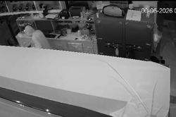 Bắt 'nóng' kẻ đột nhập tiệm vàng, thu giữ tài sản hơn 3 tỷ đồng