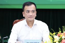 Lãnh đạo Cục Điện lực nêu điều kiện để bán 100% điện mặt trời mái nhà dư lên lưới