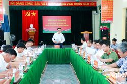 Chủ tịch UBND tỉnh Võ Trọng Hải đôn đốc tiến độ giải phóng mặt bằng cao tốc Vinh - Thanh Thủy tại xã Kim Bảng