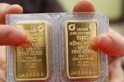 Không điều chỉnh, giá vàng nhẫn và SJC cùng giao dịch ở ngưỡng 143,8 triệu đồng