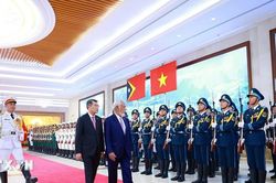 Thủ tướng Lê Minh Hưng đón Thủ tướng Timor-Leste Kay Rala Xanana Gusmão