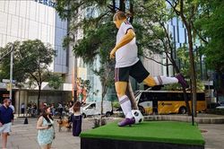 World Cup 2026: 'Quái vật nước' phủ tím Mexico City