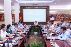 Định vị đúng chính quyền địa phương 2 cấp