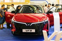 Nhóm xe điện nào được miễn 100% lệ phí trước bạ đến hết năm 2030?