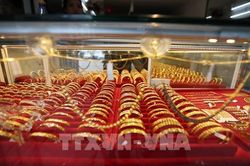 Giá vàng tại châu Á đi lên sau tiến triển mới ở Trung Đông