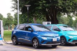 Kéo dài thời gian miễn lệ phí trước bạ ô tô điện đến hết năm 2030