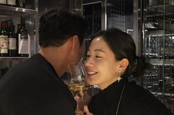 Ryu Hwa Young khoe khoảnh khắc đi siêu thị cùng chồng sắp cưới