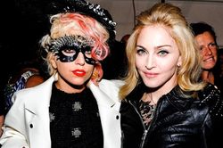 Madonna 'chiêu mộ' ê-kíp đứng sau album thắng GRAMMY của Lady Gaga