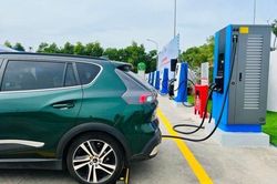 Chính phủ tiếp tục miễn lệ phí trước bạ ô tô điện đến hết năm 2030