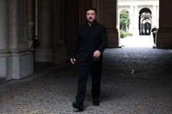 &Ocirc;ng Zelensky c&oacute; cuộc trao đổi 't&iacute;ch cực' với đặc ph&aacute;i vi&ecirc;n Mỹ về xung đột Ukraine