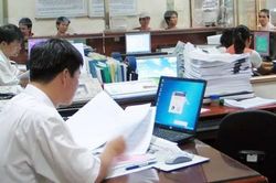 Bộ Chính trị yêu cầu chuyển mạnh từ 'quản lý biên chế' sang 'quản trị nguồn nhân lực quốc gia'