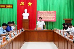 Đoàn giám sát số 451 của Ban Thường vụ Tỉnh ủy An Giang làm việc tại phường Tịnh Biên