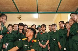 'Chiến sĩ nhí' với học kỳ trong quân đội
