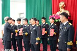 Nhiều cán bộ được thăng cấp bậc hàm