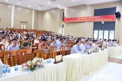 Cử tri kiến nghị nhiều vấn đề về đất đai, hạ tầng và an sinh xã hội