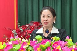 Phó Chủ tịch HĐND tỉnh Huỳnh Thúy Vân tiếp xúc cử tri phường Quy Nhơn Tây