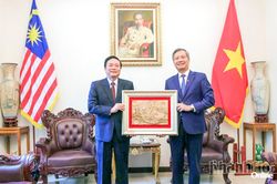 Đoàn công tác tỉnh Khánh Hòa thăm và làm việc với Đại sứ quán Việt Nam tại Malaysia
