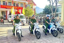 Xã Đông Khánh Sơn ra quân cao điểm tấn công trấn áp tội phạm và tệ nạn ma túy