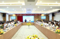 Lào Cai: Gặp mặt Đoàn kiểm tra công tác coi thi Kỳ thi tốt nghiệp THPT năm 2026