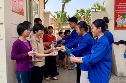 Lào Cai: 'Áo xanh' tiếp sức mùa thi