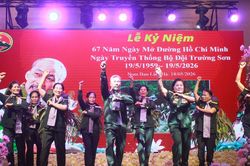 Những cựu thanh niên xung phong hát khúc quân hành