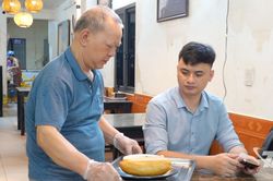 Đất lạ hóa quê hương