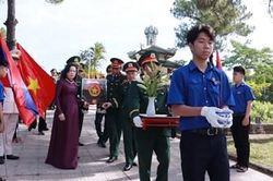 Mệnh lệnh từ trái tim và trách nhiệm với lịch sử