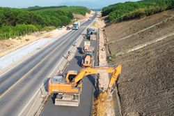Mặt bằng chậm, vật liệu thiếu đẩy lùi tiến độ 5 dự án giao thông lớn