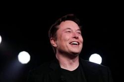 Tỷ phú Mỹ Elon Musk sở hữu tài sản vượt GDP của nhiều quốc gia
