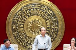 Chủ nhiệm Ủy ban Pháp luật và Tư pháp Phan Chí Hiếu tiếp Đoàn đại biểu Hội Nông dân Việt Nam tỉnh Cà Mau