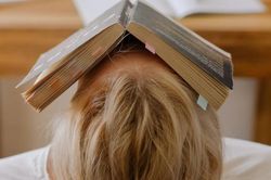 Mùa thi ăn gì để não bộ 'chạy hết công suất'?