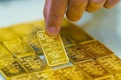 Giá vàng giảm nhẹ, nguy cơ giảm sâu có gia tăng?